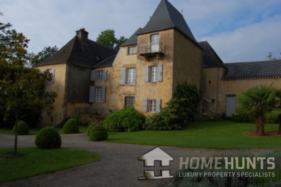 Chateau close to Pau