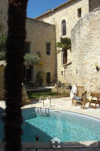 nimes village 2