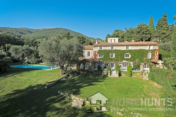 COUNTRY HOUSE CLOSE TO THE SEA