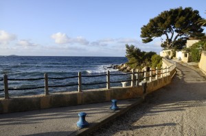 Walk way on the seafront in Bandol