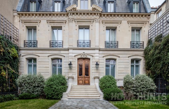 8 of the most prestigious properties for sale in France | Home-Hunts ...