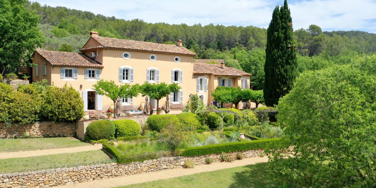 This country home could be the key to a dream life in Provence