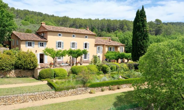 This country home could be the key to a dream life in Provence