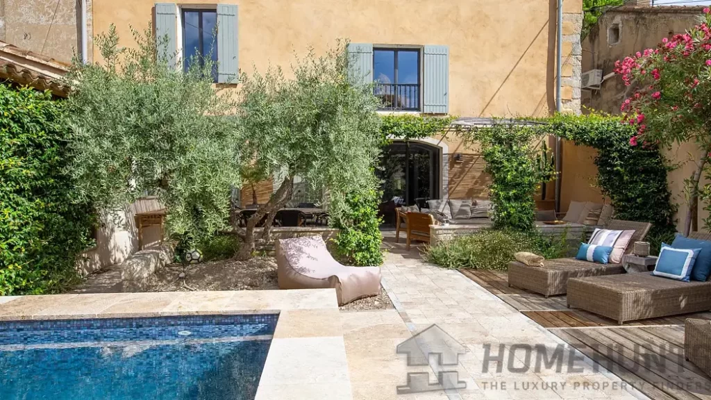Buy a holiday home in Provence